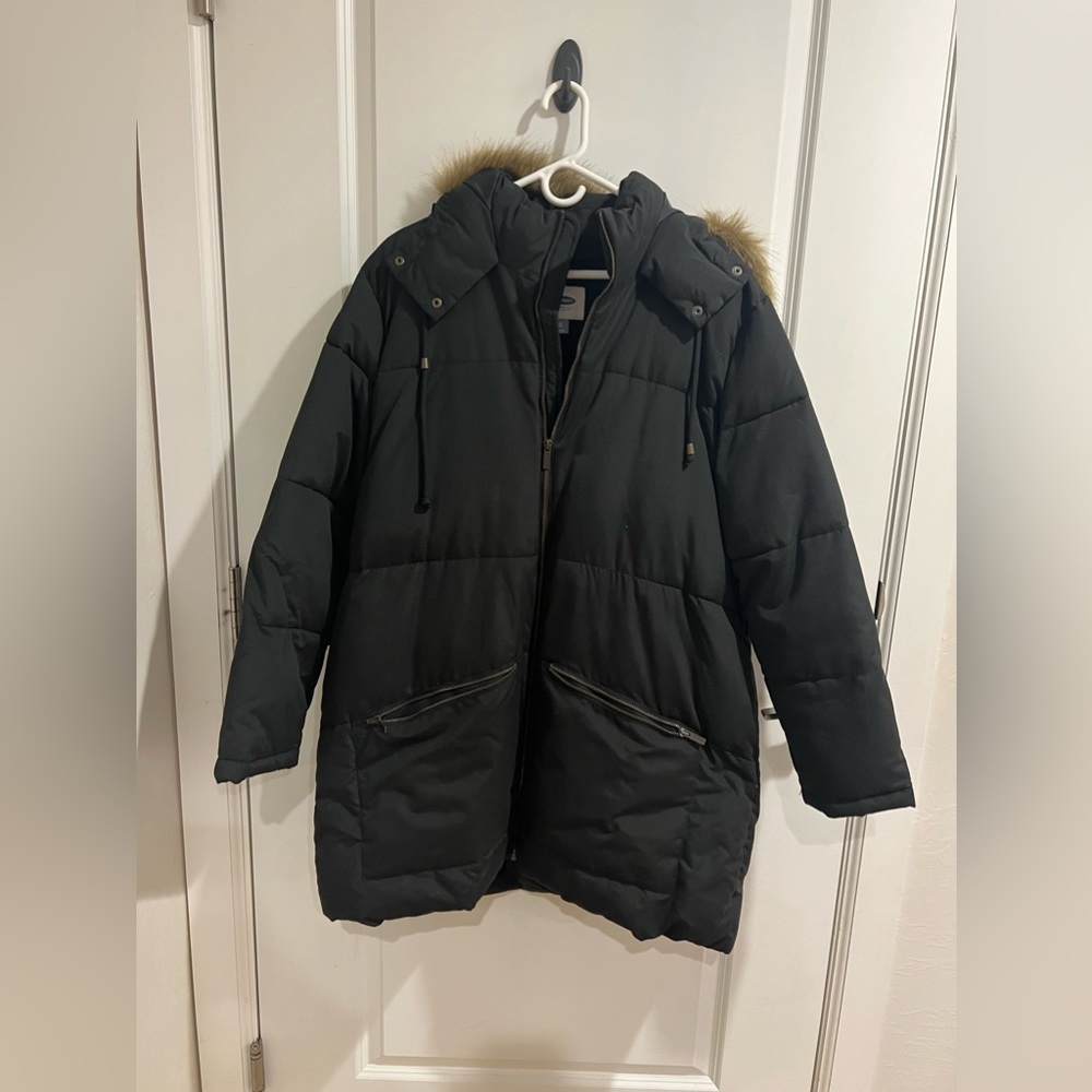LONG WINTER COAT. perfect condition. Very warm!